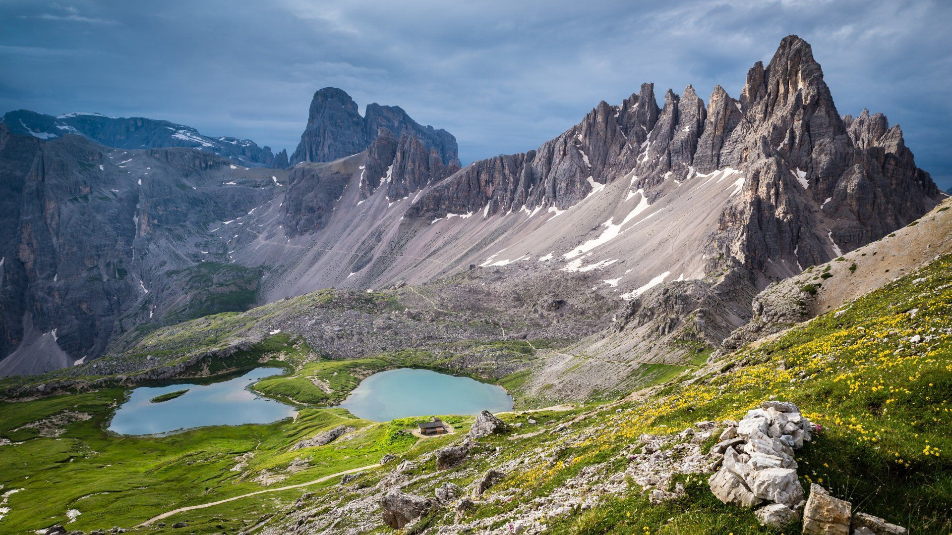 Refuge Auronzo face aux Tre Cime di Lavaredo - Dolomites - Italie